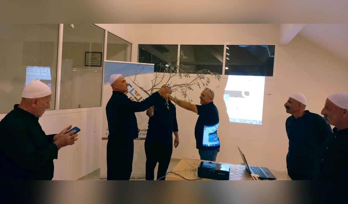 وزارة الزراعة تنظّم سلسلة ندوات تدريبية في حاصبيا حول تشحيل الأشجار المثمرة وتواصل تسجيل المزارعين وتوزيع غراس الزيتون ضمن خطتها الوطنية لدعم القطاع الزراعي